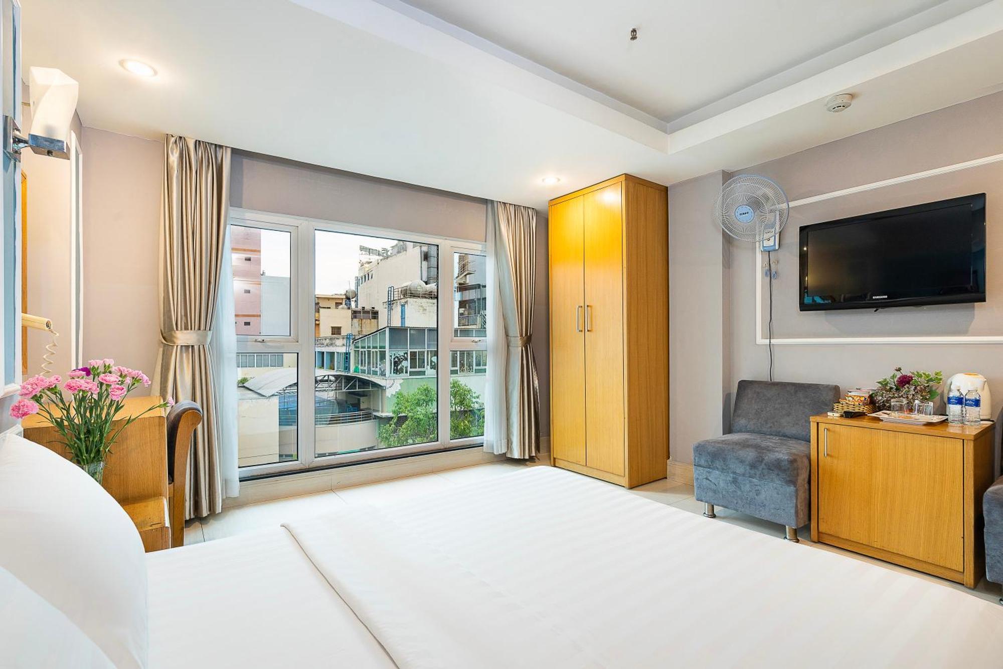 Lucky Star Hotel - Bui Vien Walking Street Ho Chi Minh City Bagian luar foto