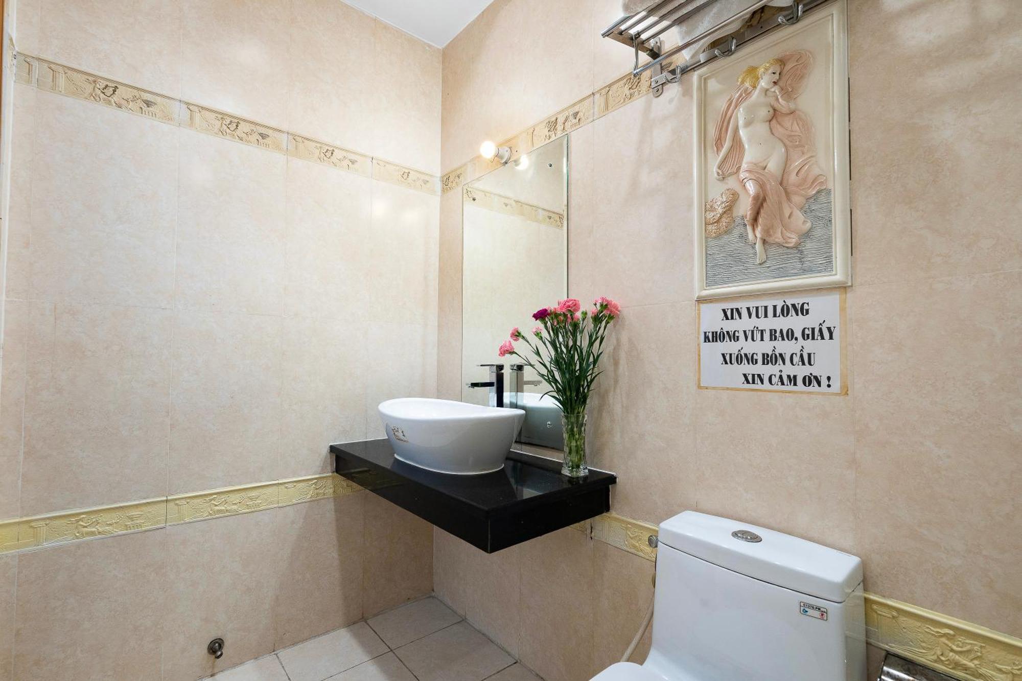 Lucky Star Hotel - Bui Vien Walking Street Ho Chi Minh City Bagian luar foto