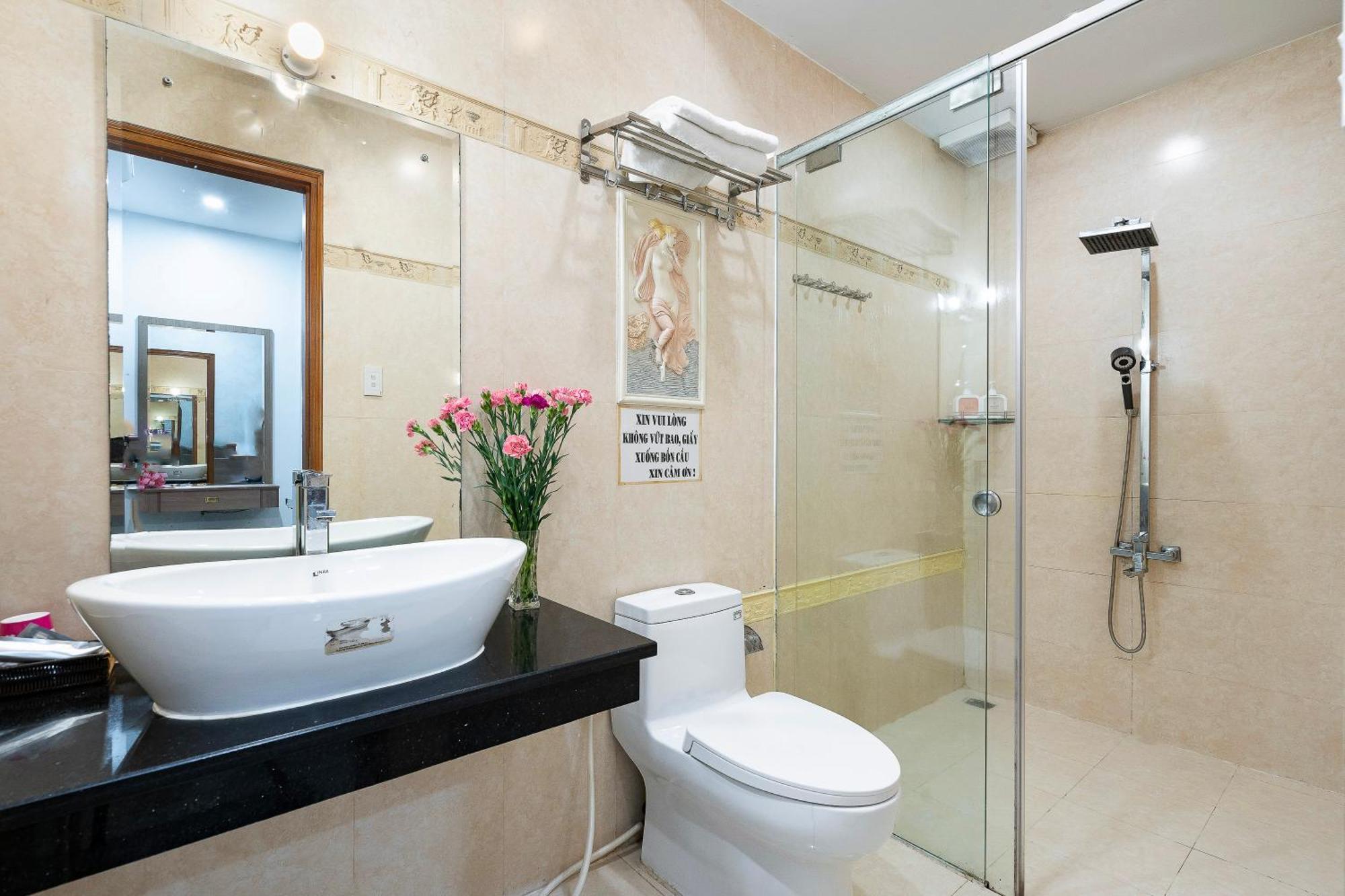 Lucky Star Hotel - Bui Vien Walking Street Ho Chi Minh City Bagian luar foto